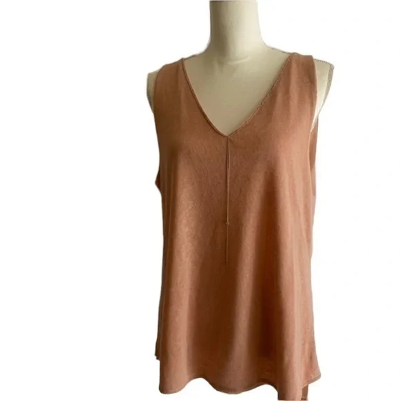 NWOT Crosby sleeveless top - Picture 1 of 8